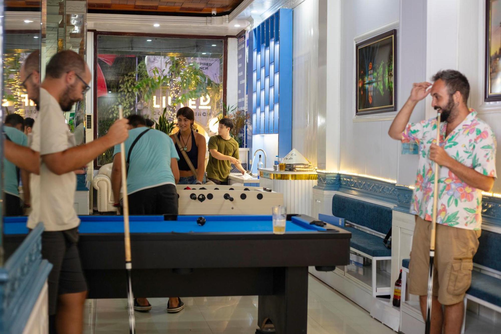 Hanoi Solo Hostel Экстерьер фото