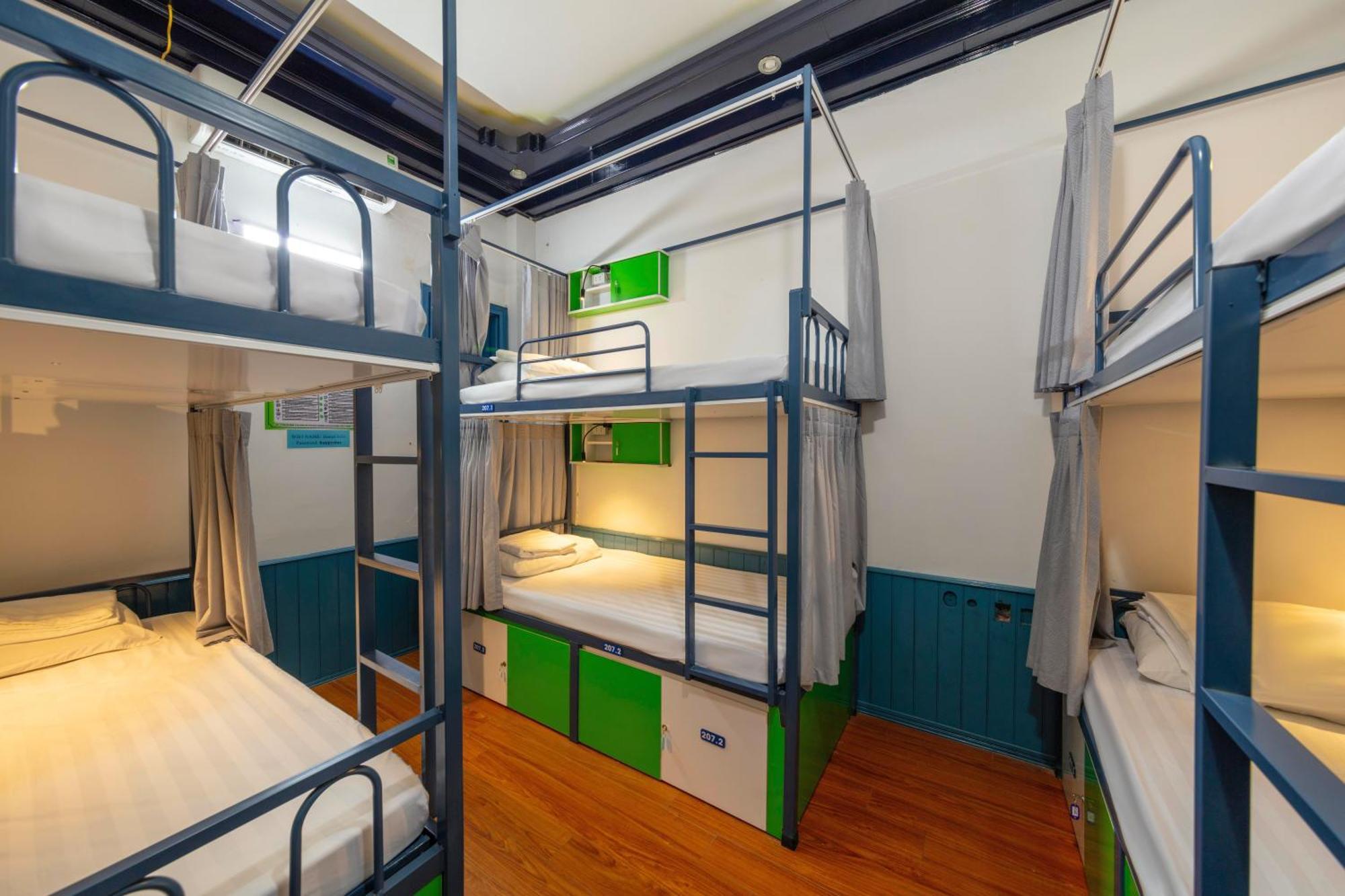 Hanoi Solo Hostel Экстерьер фото