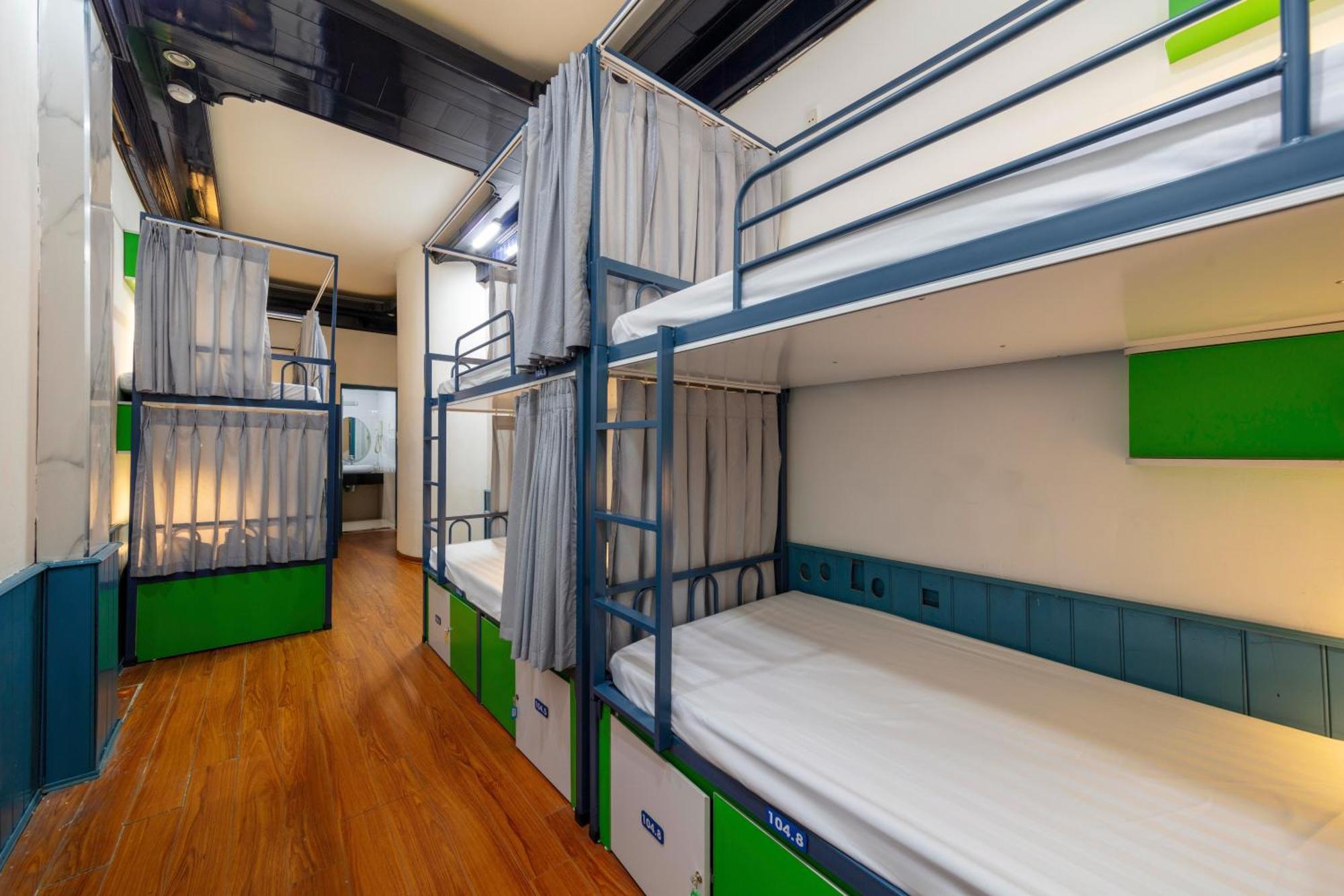Hanoi Solo Hostel Экстерьер фото