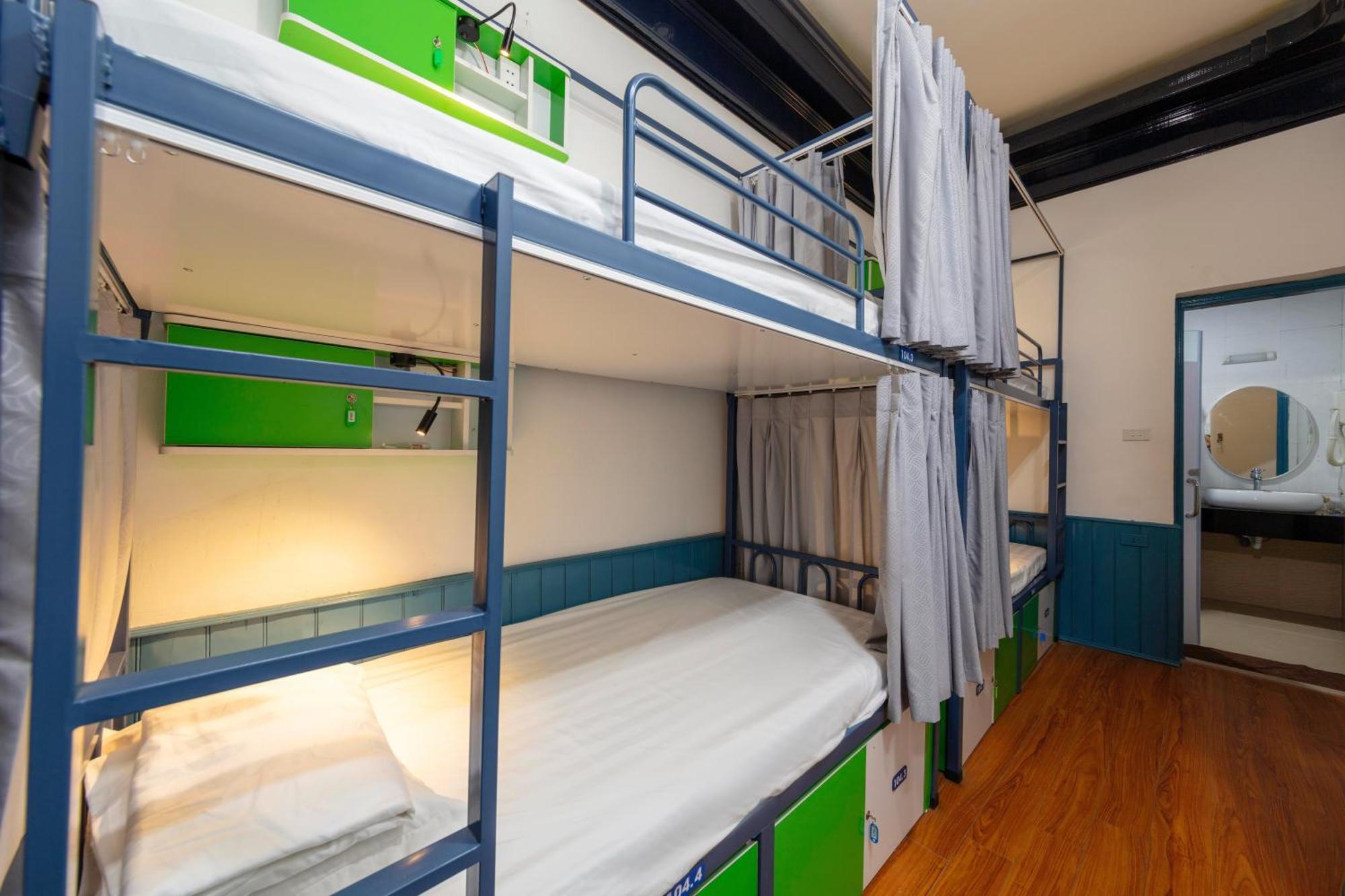 Hanoi Solo Hostel Экстерьер фото
