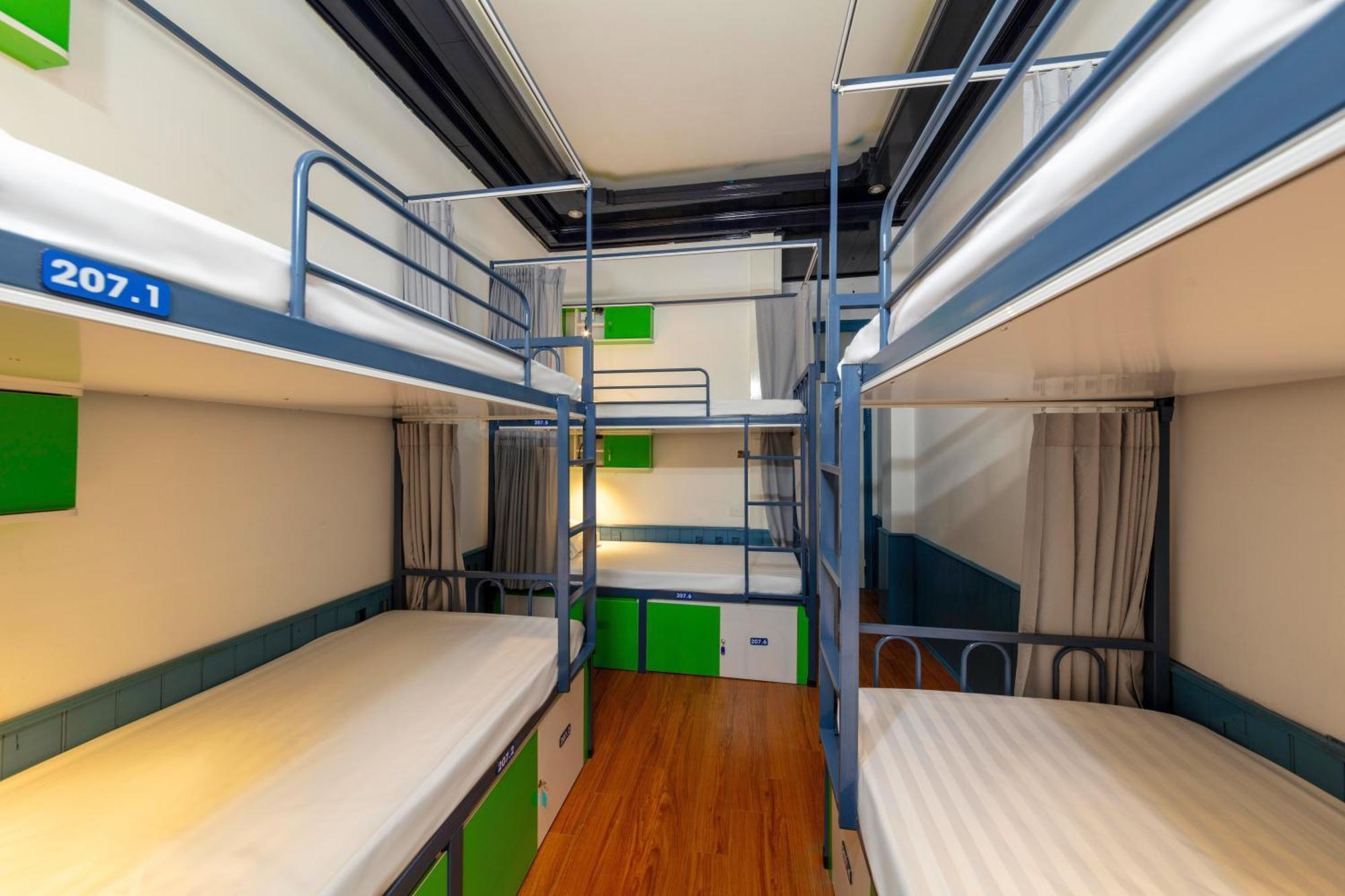 Hanoi Solo Hostel Экстерьер фото