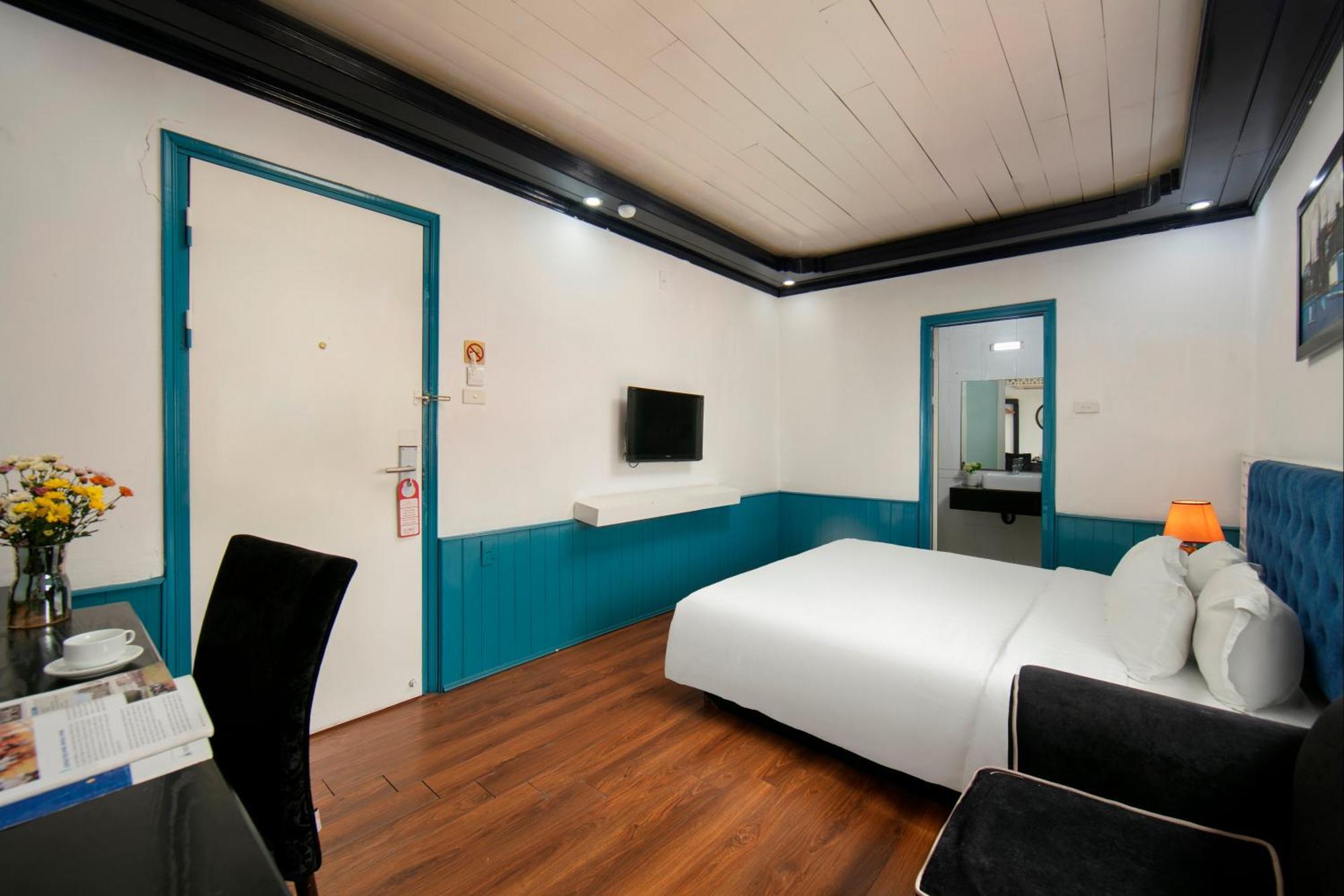 Hanoi Solo Hostel Экстерьер фото