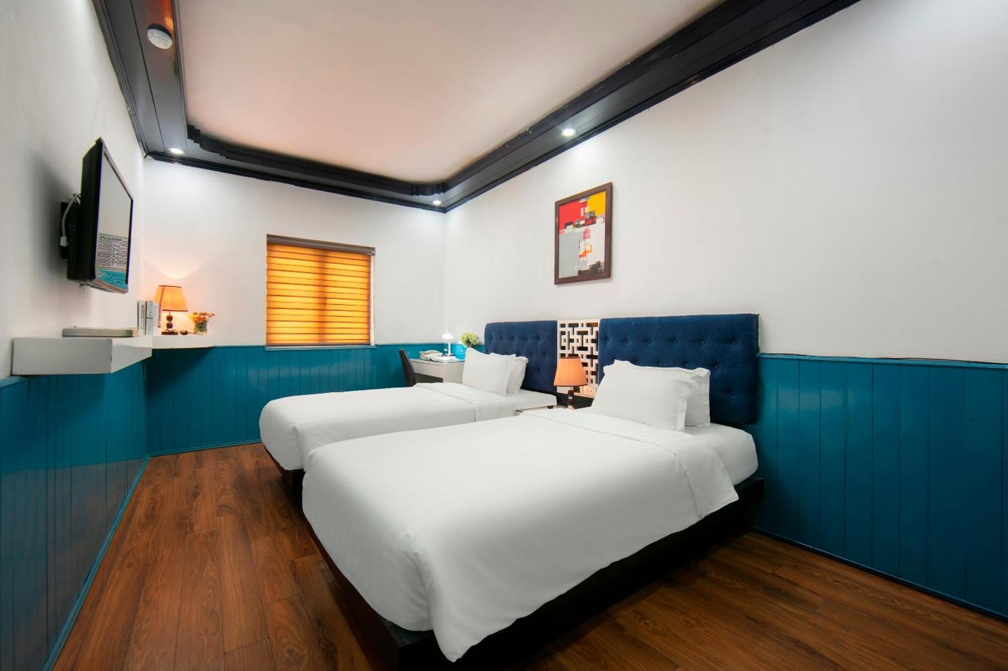 Hanoi Solo Hostel Экстерьер фото