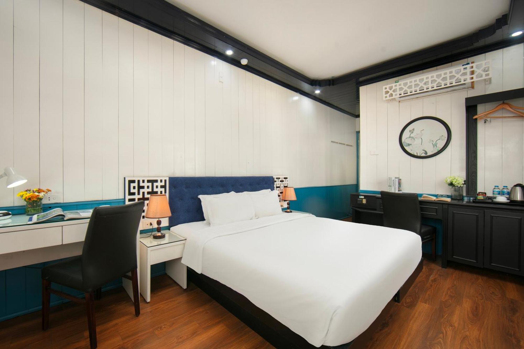 Hanoi Solo Hostel Экстерьер фото