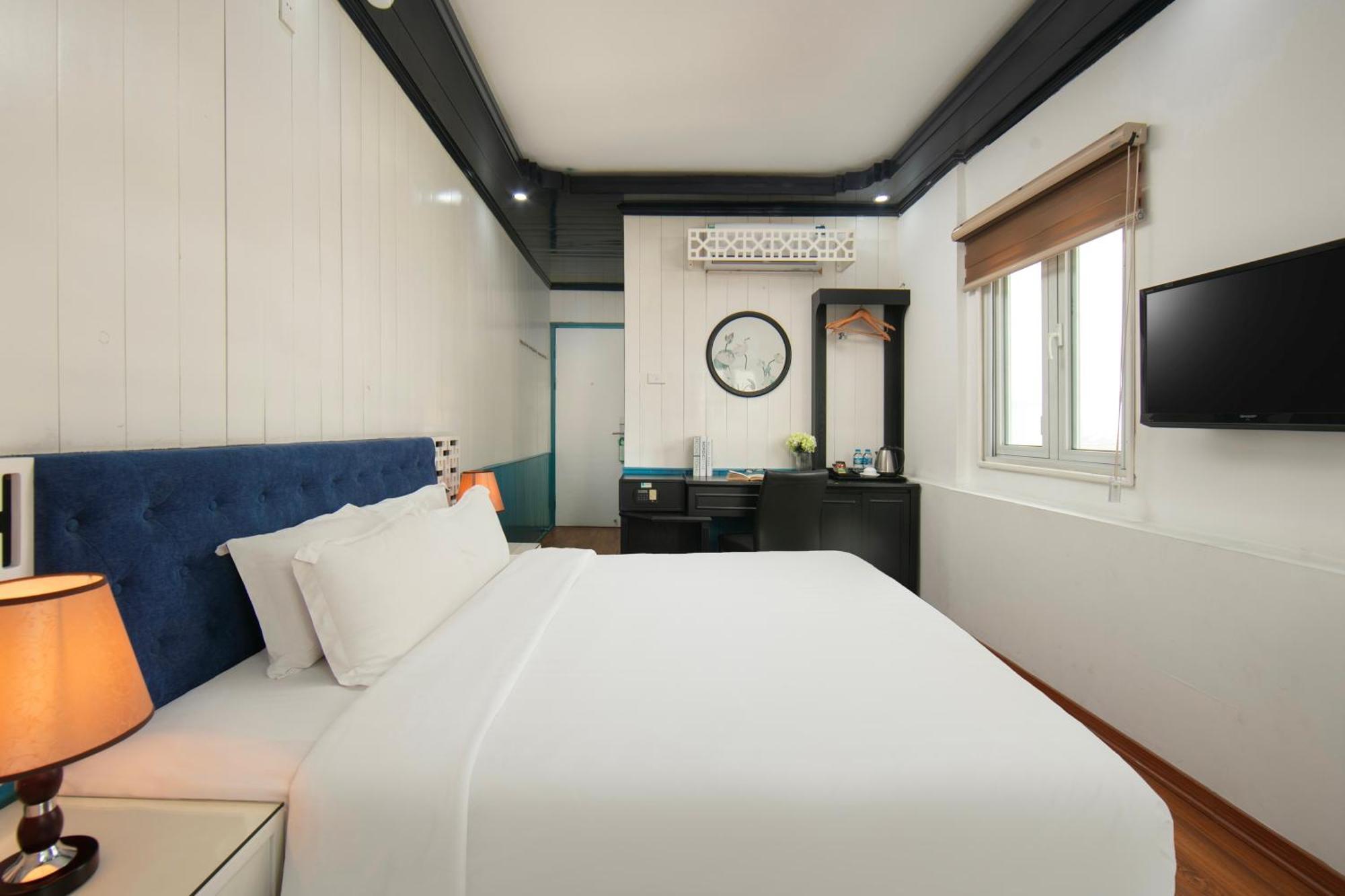 Hanoi Solo Hostel Экстерьер фото