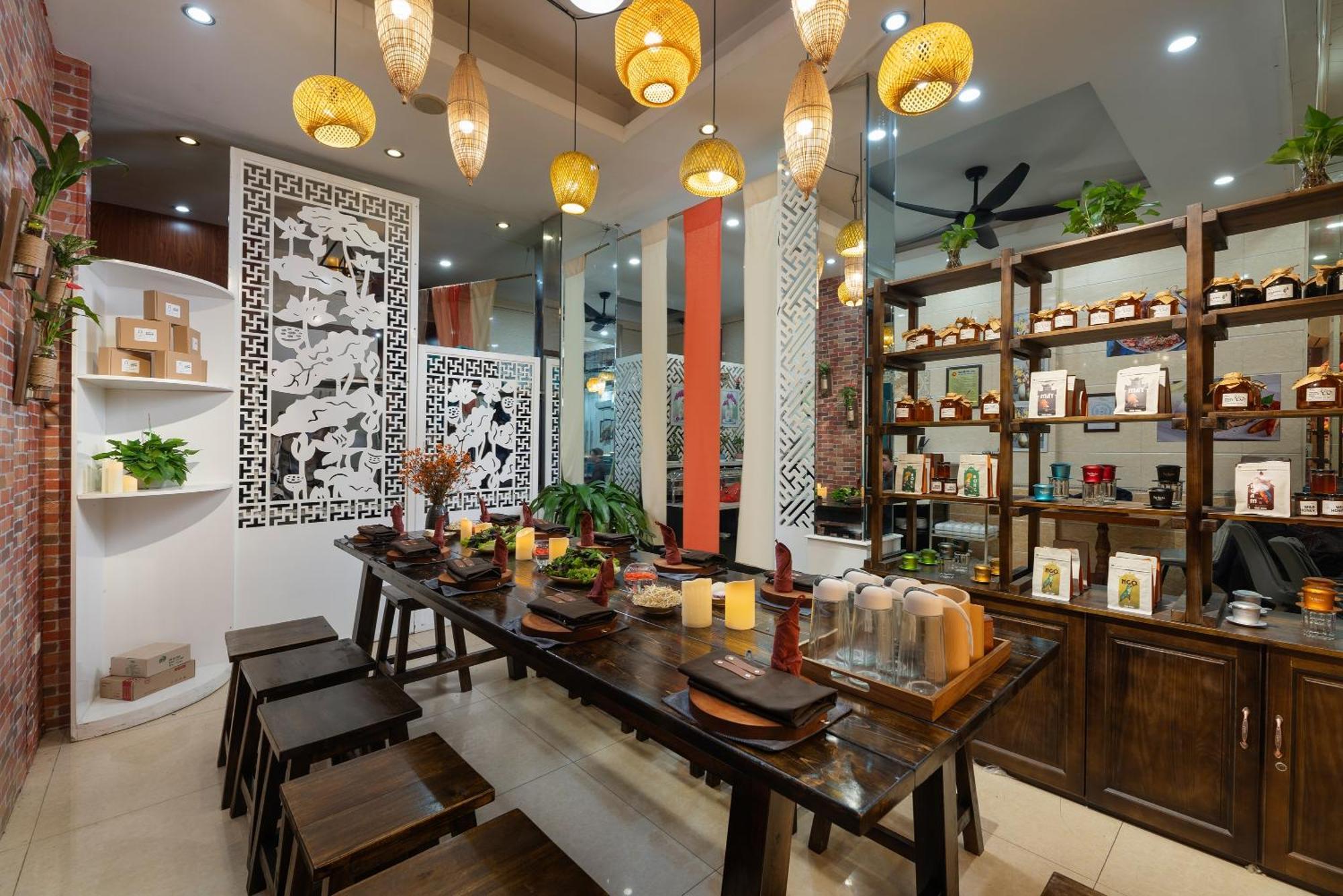 Hanoi Solo Hostel Экстерьер фото