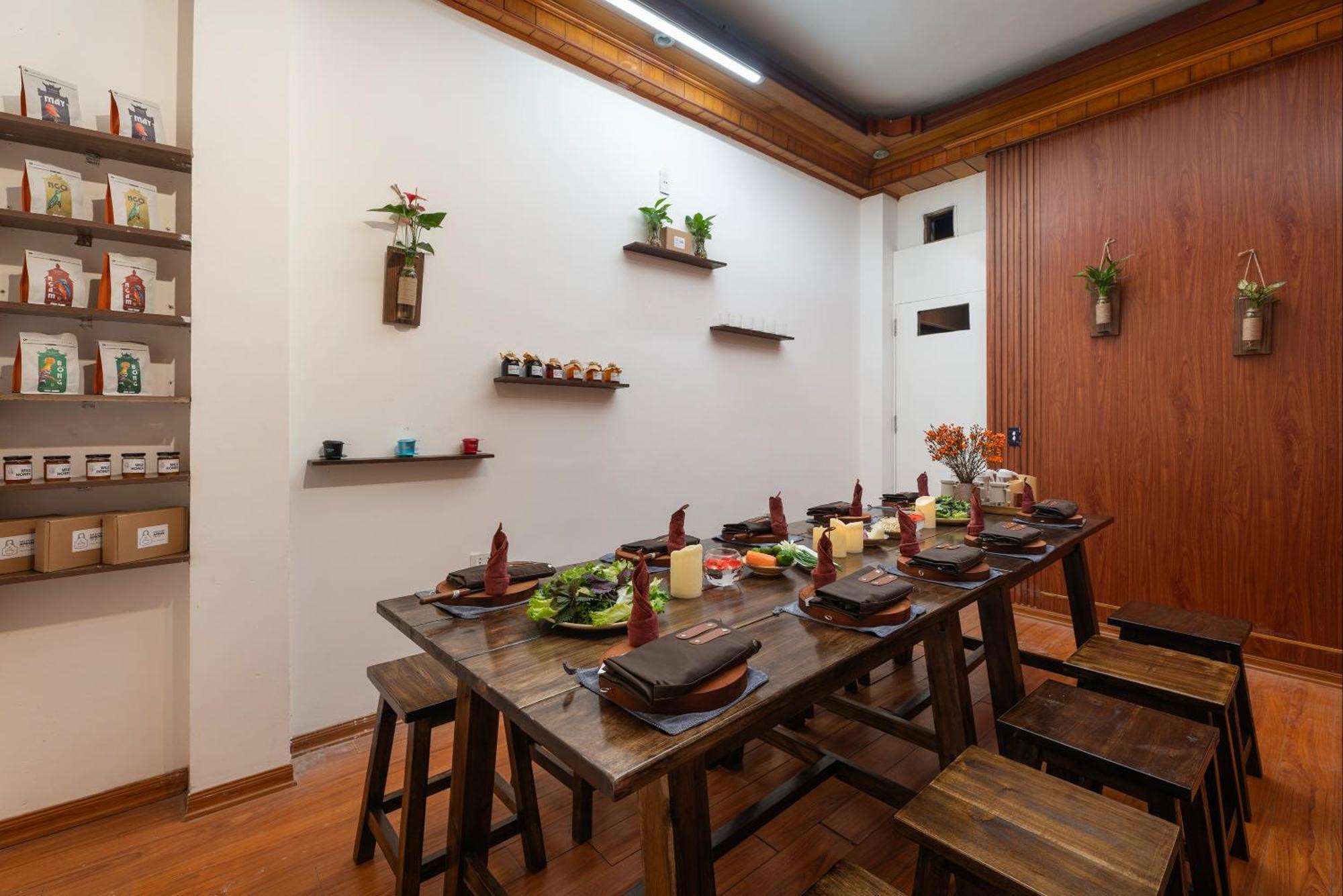 Hanoi Solo Hostel Экстерьер фото