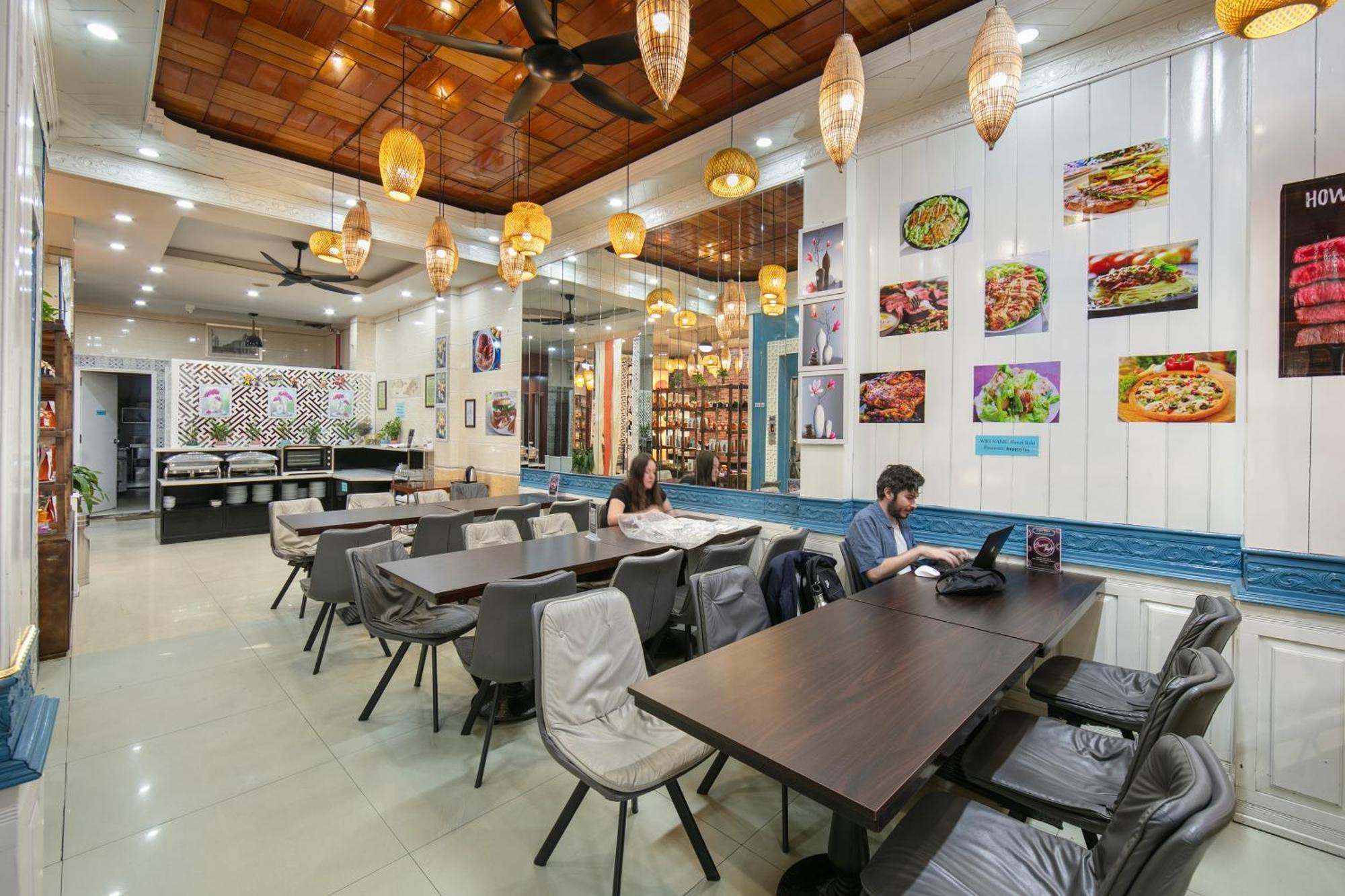Hanoi Solo Hostel Экстерьер фото